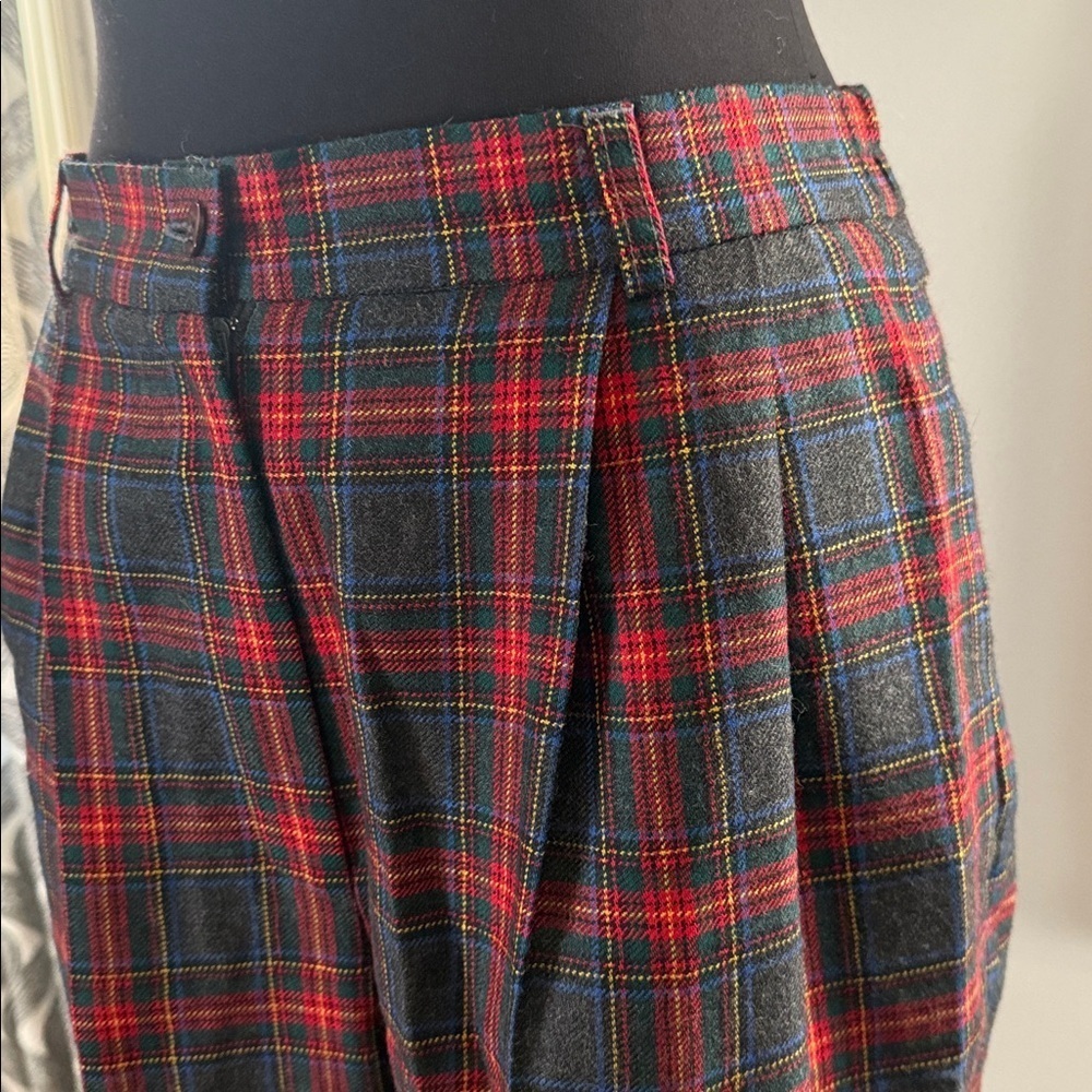 Club Classics Vintage 100% Pure Wool Pleat Front Plaid Shorts SZ 10 - Picture 2 of 7